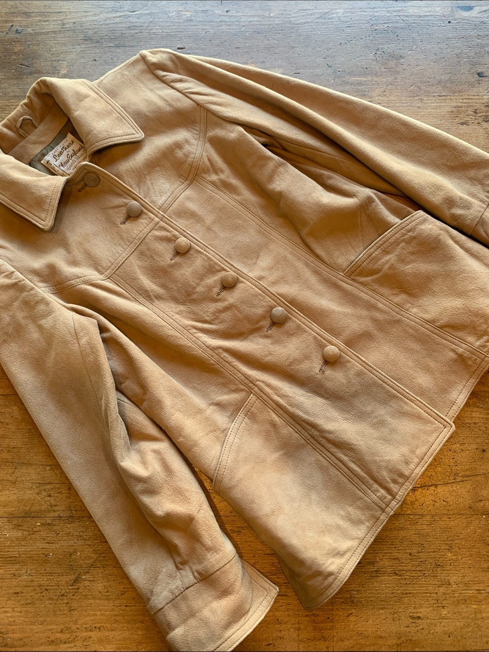 Vintage Women's Suede Button-Front Jacket in Camel - Picture 8 of 16